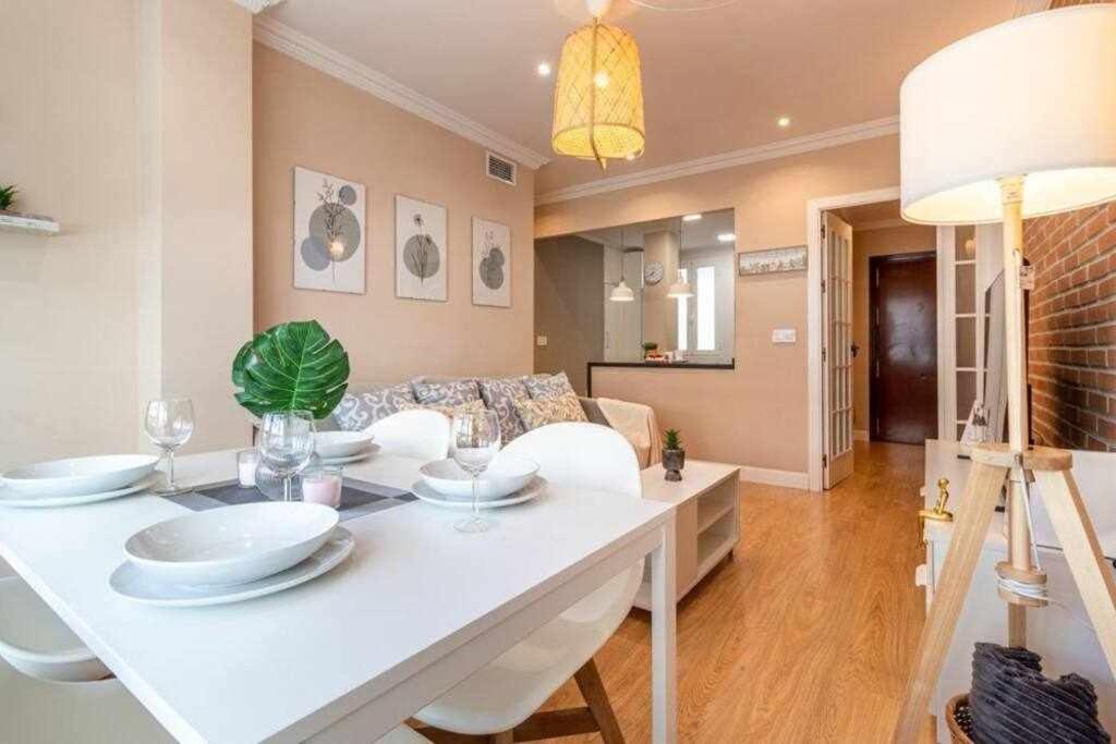 3 Apartamento En Estadio Sevilla 8 Plazas 3 Hab Y Metro Екстер'єр фото